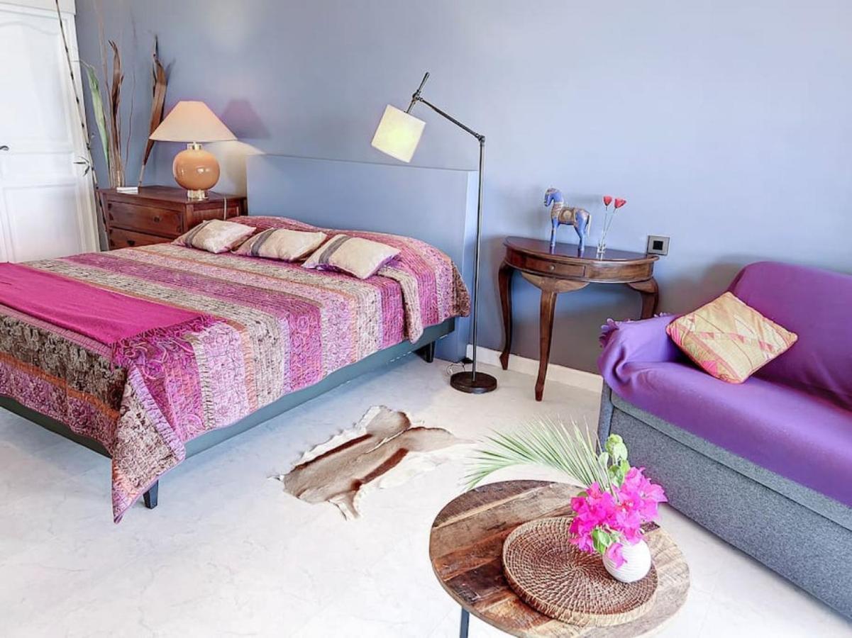 Blue Room In A Shared Villa Diamant With Communal Pool And Sea View Grand Case Kültér fotó